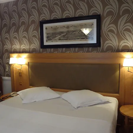 Hotel Le Cercle Tour Eiffel Parigi