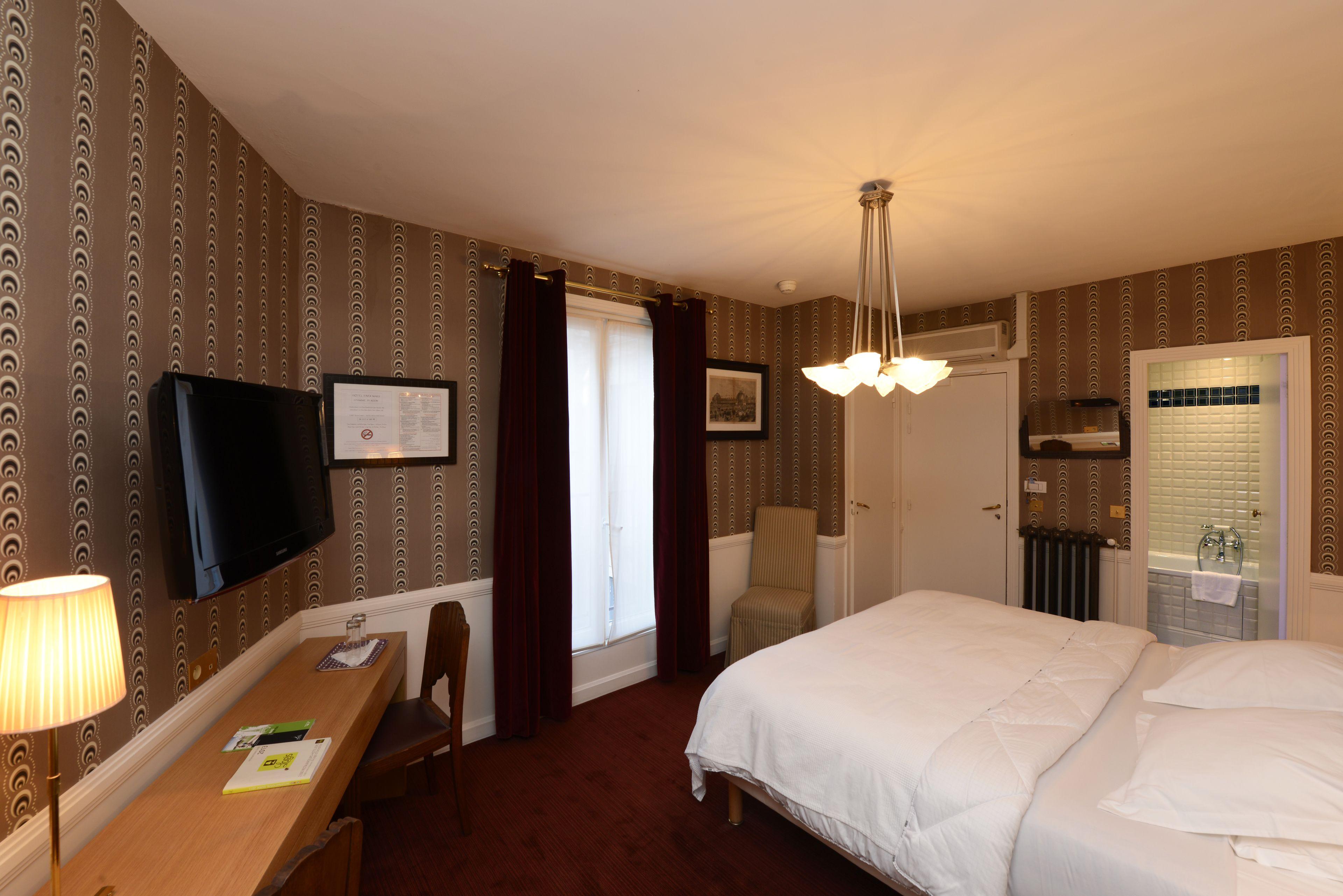 Le Cercle Tour Eiffel Hotel